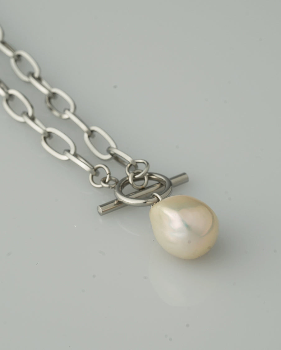 Larica-Baroque Pearl Choker