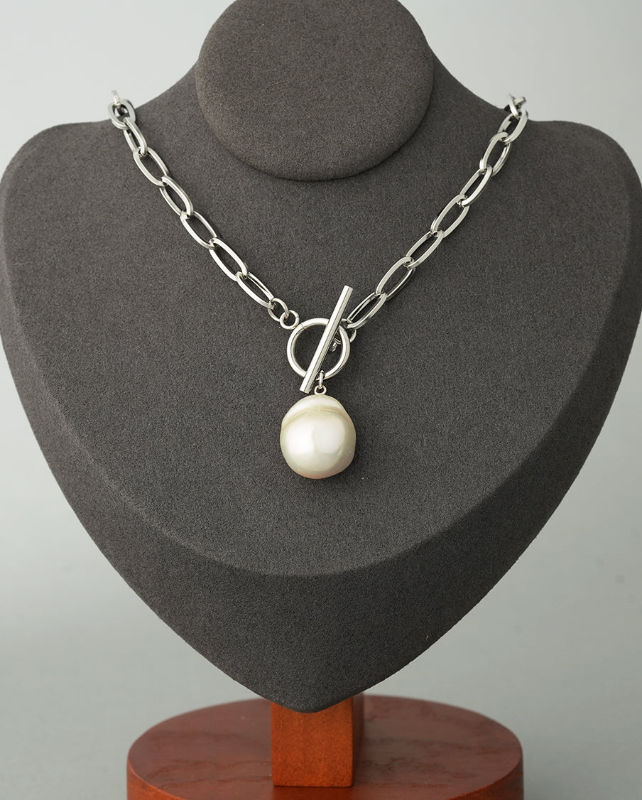 Larica-Baroque Pearl Choker