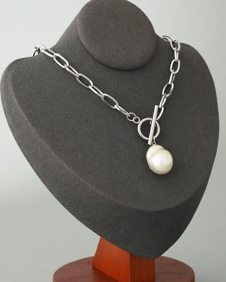 Larica-Baroque Pearl Choker