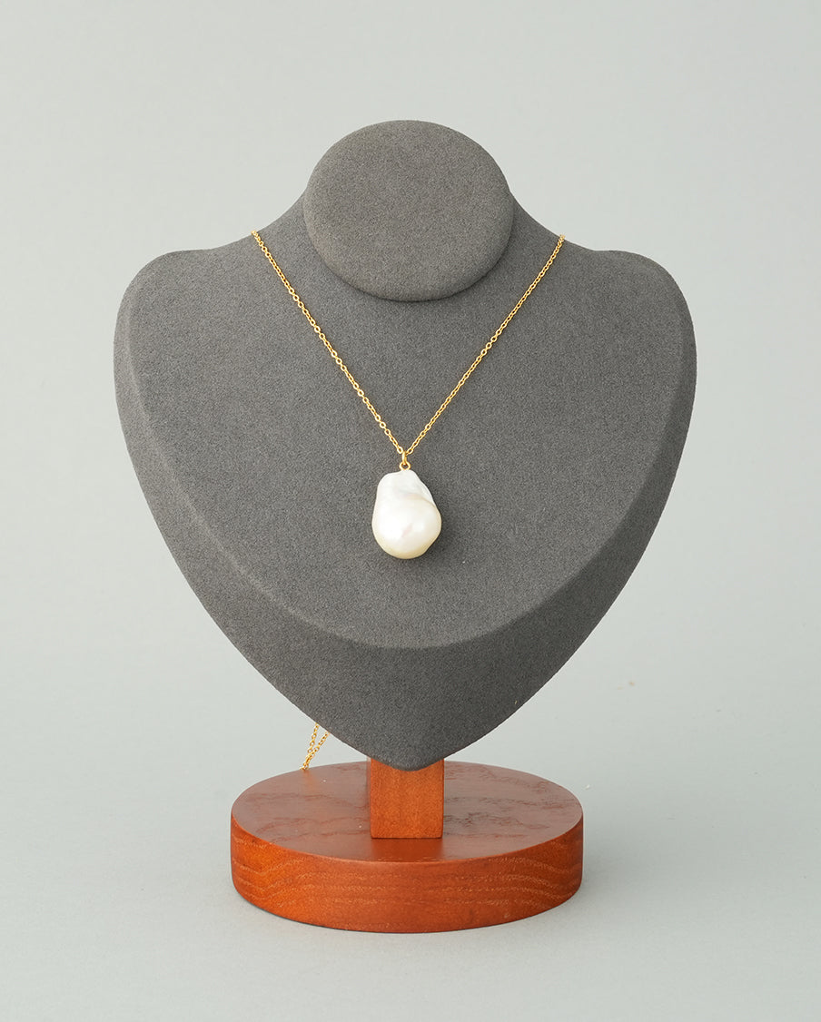 Larica-Baroque Pearl Necklace
