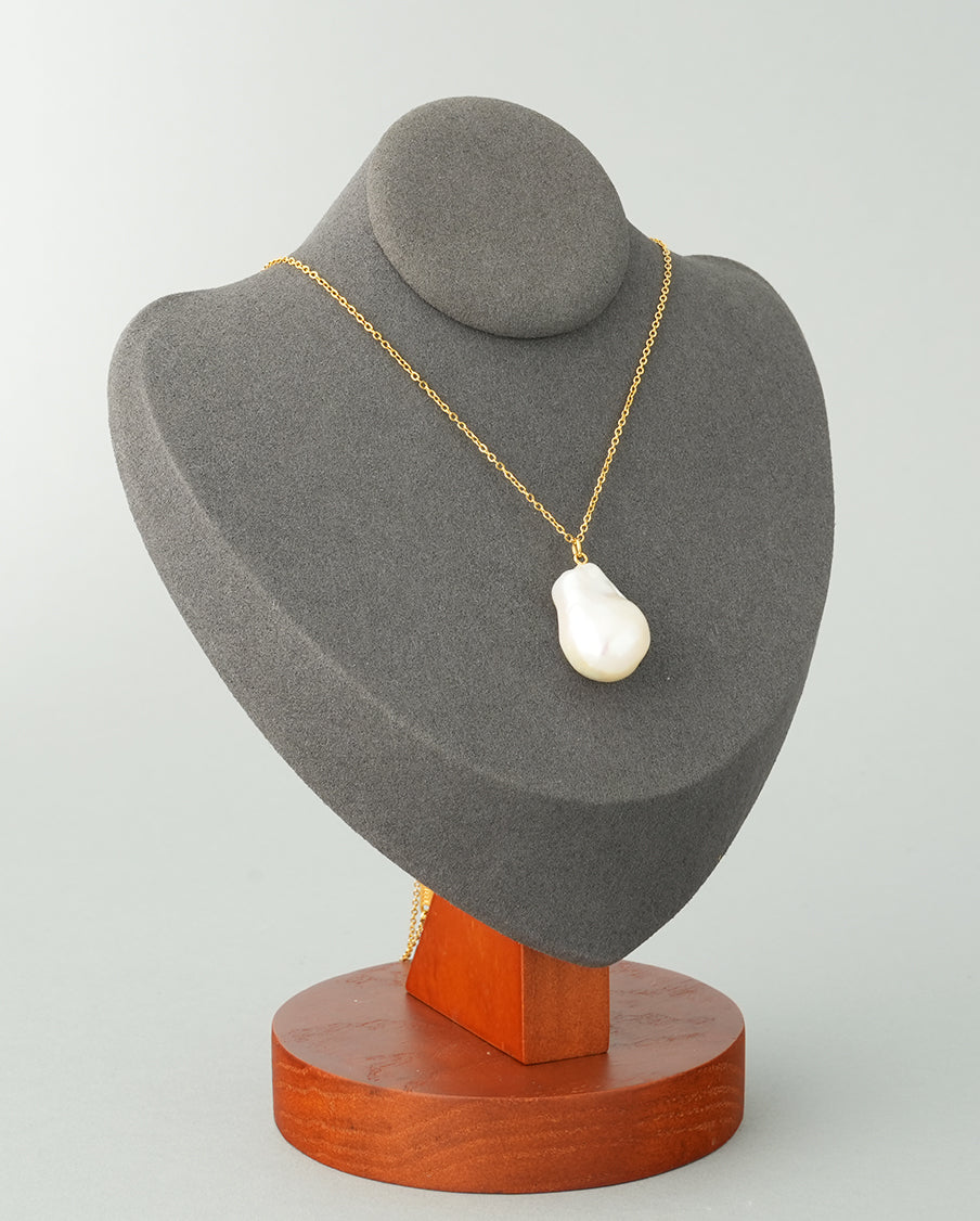 Larica-Baroque Pearl Necklace