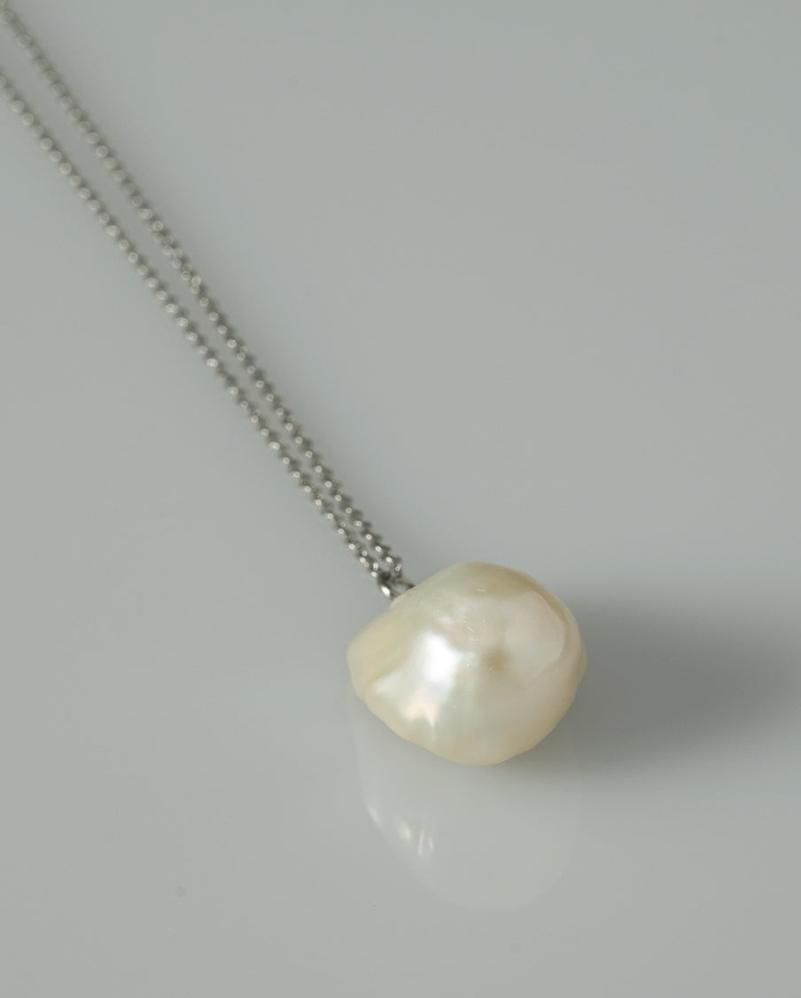 Larica-Baroque Pearl Necklace