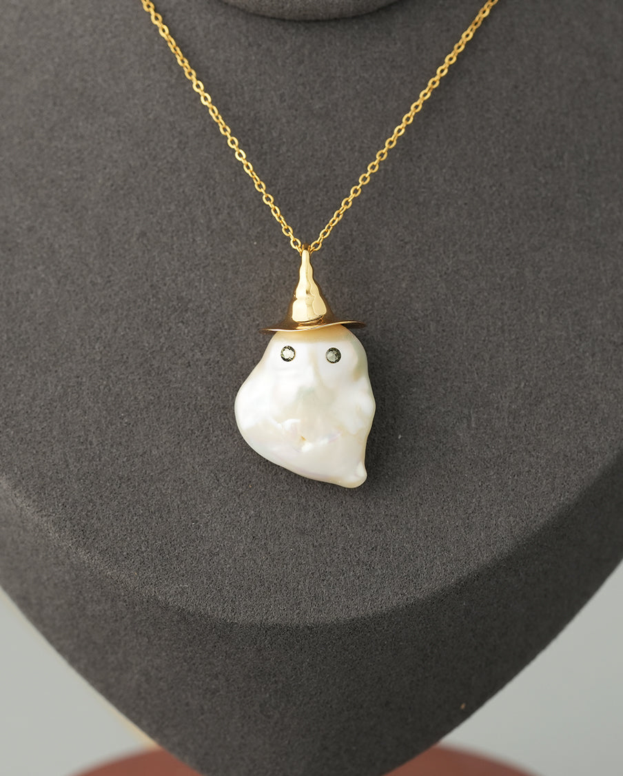 Larica-Baroque Pearl Pendant Top-Hat Ghost
