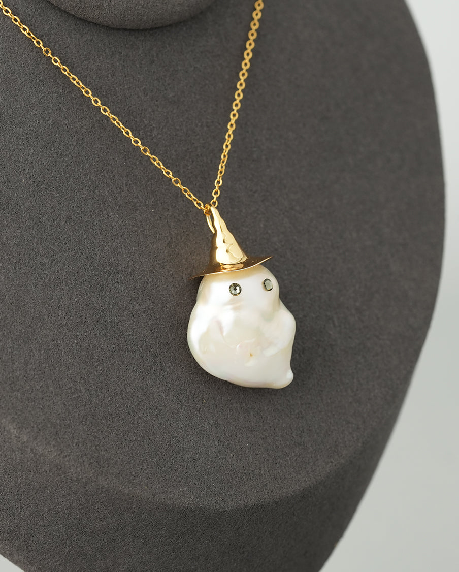 Larica-Baroque Pearl Pendant Top-Hat Ghost